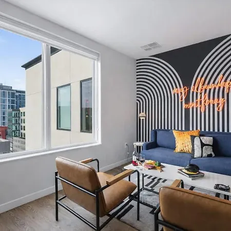 Vinyl - Rooftop Pool - Gym - On Music Row Holiday home *