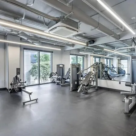 Vinyl - Rooftop Pool - Gym - On Music Row