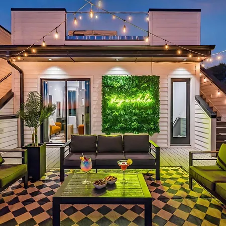 Rooftop Hot Tub Views Pac-man Pool Table * Nashville