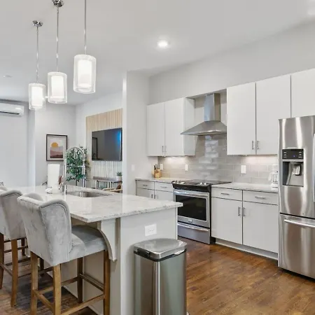 East Nash 3br/3.5ba | Rooftop Fire Pit + Views Nashville