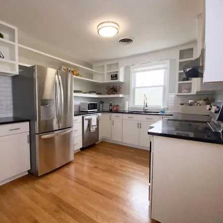 Holiday home The Playhouse 4br With Spa, Basketball & Games Nashville