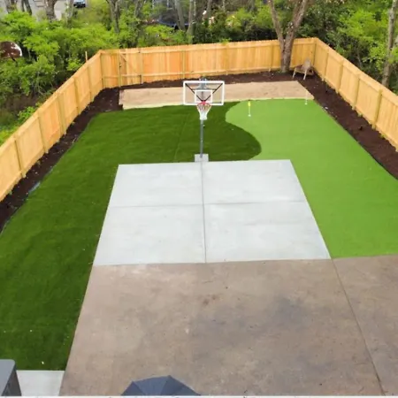 The Playhouse: 4br With Spa, Basketball & Games Holiday home