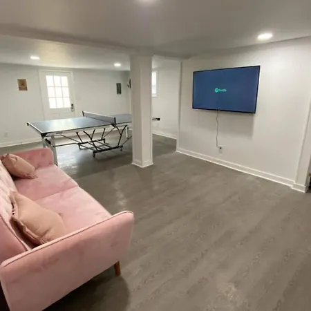 Holiday home The Playhouse: 4br With Spa, Basketball & Games