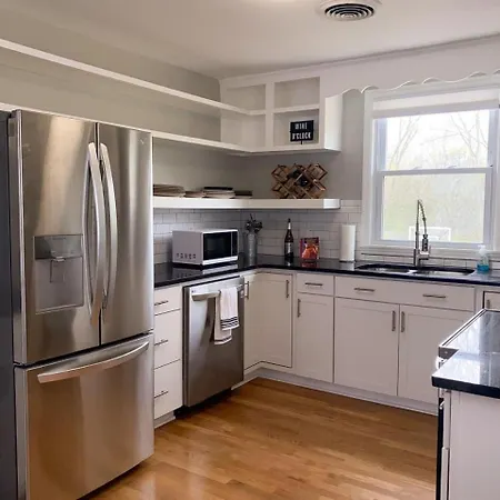 Holiday home The Playhouse: 4br With Spa, Basketball & Games Nashville