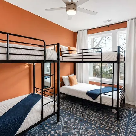 Huge Roof Deck With Games 10 Mins To Broadway *