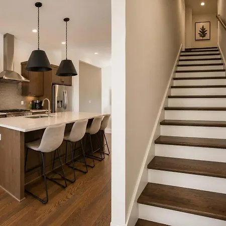 2 West End Homes With Stunning Rooftop Views * Nashville