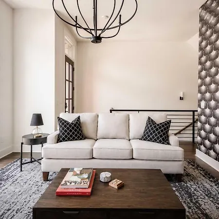 Holiday home Stylish West End With Rooftop & Patio Nashville