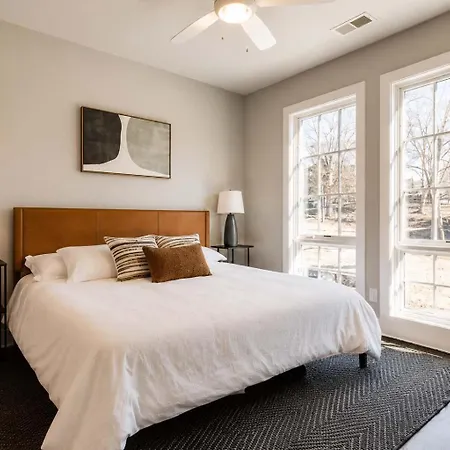 2 West End Homes Minutes To Broadway Holiday home Nashville