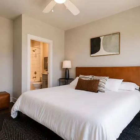 2 West End Homes Minutes To Broadway Holiday home Nashville