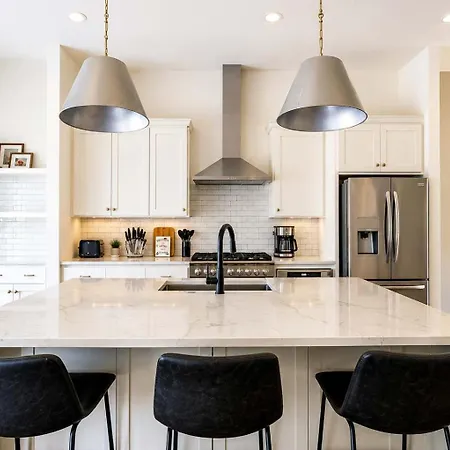 2 West End Homes With Stunning Rooftop Views *