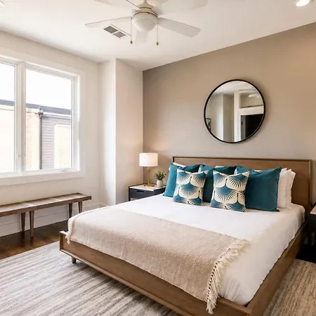 2 West End Homes With Stunning Rooftop Views Holiday home Nashville
