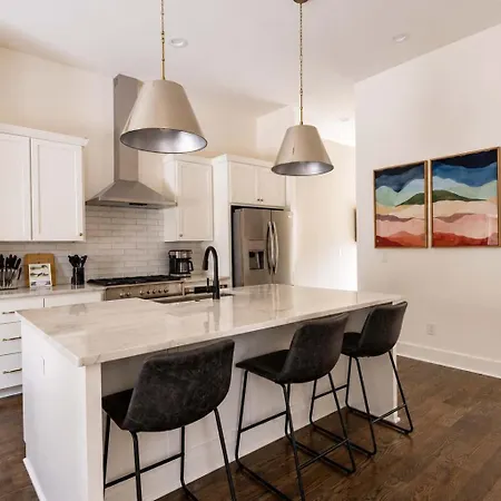 2 West End Homes With Stunning Rooftop Views * Nashville