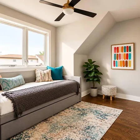 Holiday home 2 West End Homes With Stunning Rooftop Views Nashville