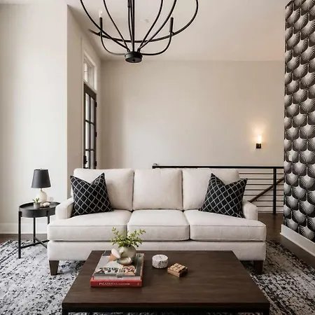 Holiday home 2 West End Homes With Stunning Rooftop Views Nashville