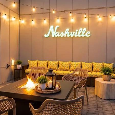 The Southern Lady - Newly Renovated Spacious Patio Holiday home Nashville