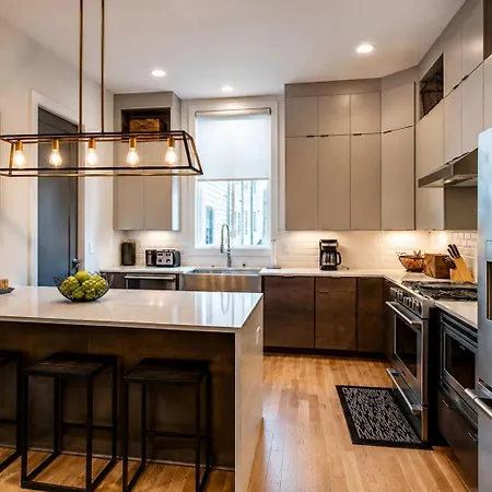 5 Min Uber To Downtown - 2 Car Gargage - Rooftop Holiday home