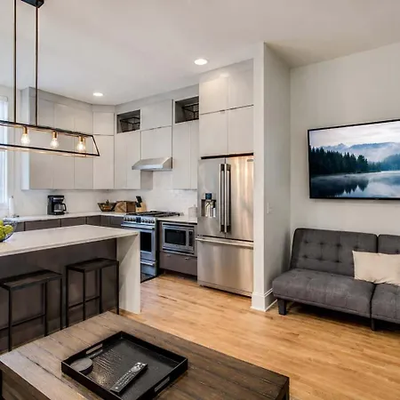 Two Homes - Accommodates 24 Guests Nashville
