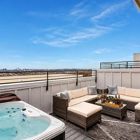2 Homes Hot Tubs Sleeps Up To 24 Holiday home *