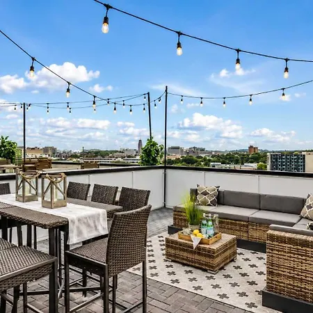 Holiday home Cowgirl's Hideaway-rooftop Patio- 2 Mi To Broadway Nashville