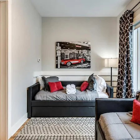 Two Homes - Accommodates 24 Guests Nashville