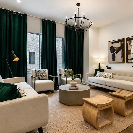 2 New Homes Near Vandy & 3 Min To Bars *