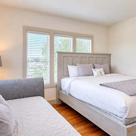 Getaway Walk To Broadway & Vandy Holiday home *