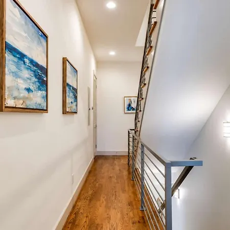 Getaway Walk To Broadway & Vandy Holiday home