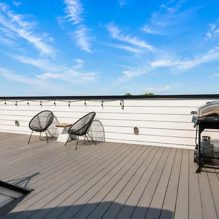 Escape Skyline Views Minutes To Broadway Holiday home Nashville