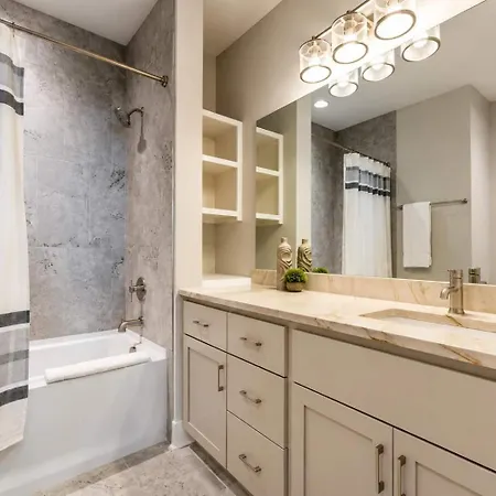 2 New Homes Near Vandy & 3 Min To Bars Nashville