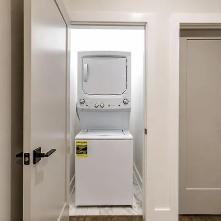 2 New Homes Near Vandy & 3 Min To Bars Nashville