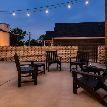 Modern West End Oasis Rooftop Views * Nashville