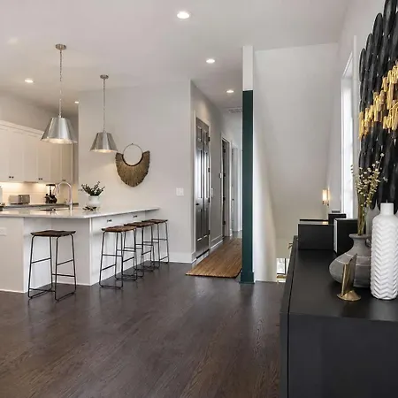 2 New Homes Near Vandy & 3 Min To Bars * Nashville