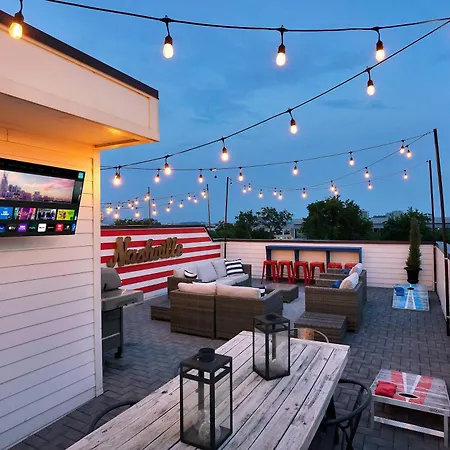 Ultimate Rooftop Double Games Bbq Skyline Views Holiday home