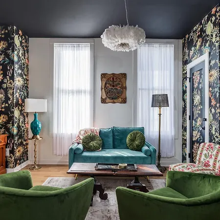 Chic 2 Bed 2 Bath, In 12 South