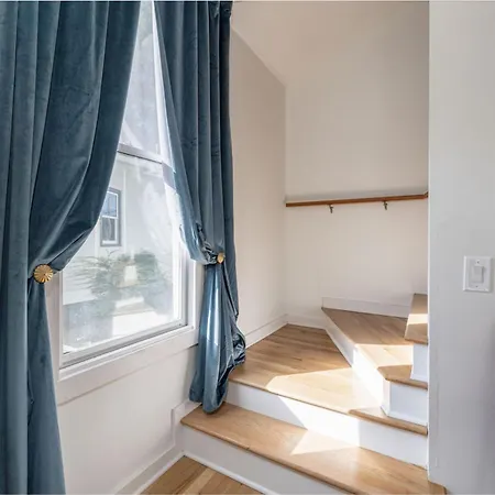 Chic 2 Bed 2 Bath, In 12 South Holiday home
