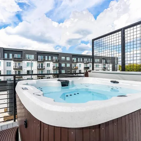 Luxe Group With Hot Tub & Rooftop Lounge Holiday home Nashville