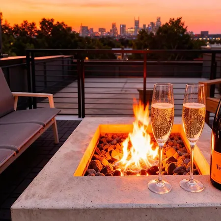 Rooftop Hot Tub Fire Pit 8br Near Broadway Holiday home Nashville
