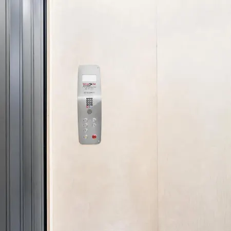 Elevator With Rooftop Hot Tub & Spacious Yard * Nashville