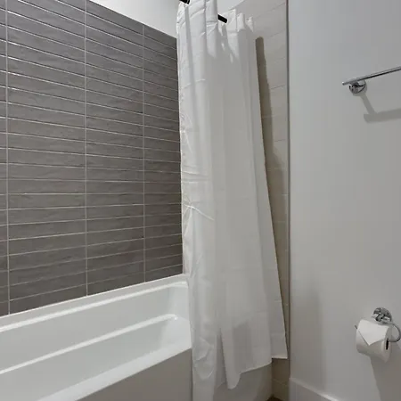 Holiday home 4br Getaway For 12 W Balcony Mins To Broadway Nashville