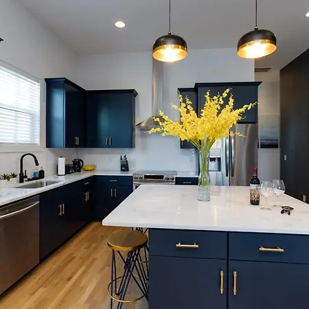4br Retreat For 12 W Balcony Mins To Broadway Holiday home Nashville