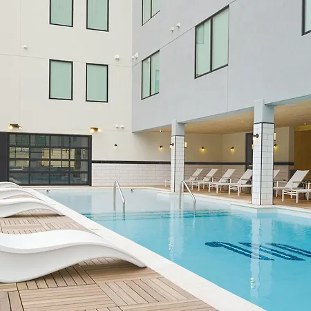 Holiday home Sway - Pool - Gym - Mins To Broadway