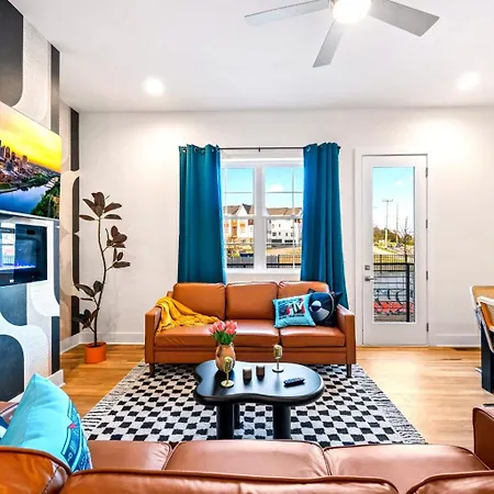 Homestay The Encore - Rooftop Hot Tubgame Roomsleeps 12 Nashville