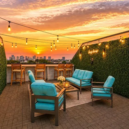 Rooftop Deck Townhome Sleeps 12 Near Geodis Park Nashville