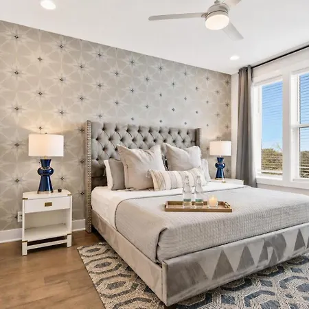 Holiday home Rooftop Deck Townhome Sleeps 12 Near Geodis Park *