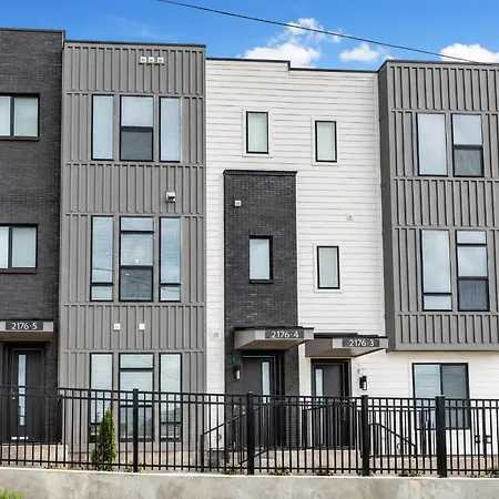 Holiday home Pet-friendly House Sleeps 12 Near Geodis Park Nashville
