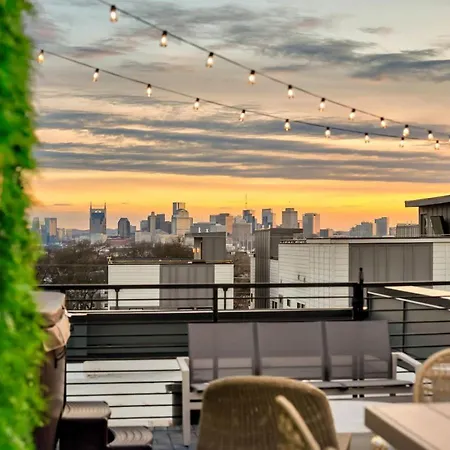 Luxury Downtown Views - Rooftop - Hot Tub - Garage Nashville