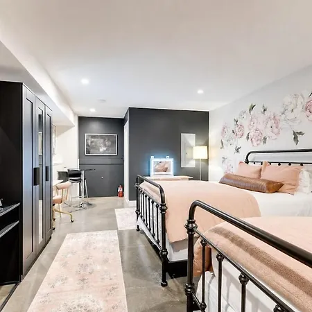 Funk House. Mins To Broadway. Parking Holiday home Nashville