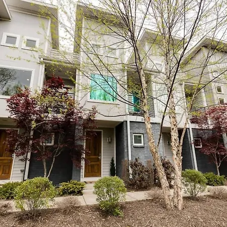 Funk House. Mins To Broadway. Parking Holiday home
