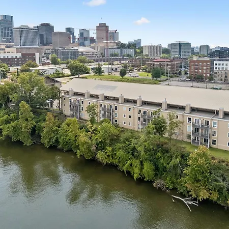 Stylish W Private Deck & River View Nashville