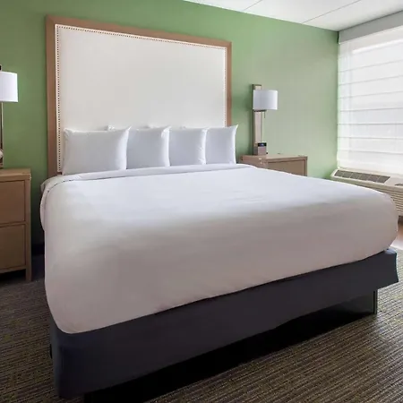 Hayes Street Downtown, Trademark By Wyndham Hotel 3*